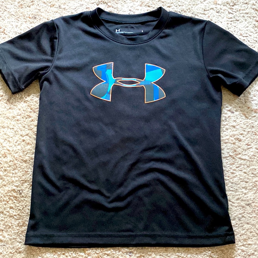 Boys Under Armour tshirt